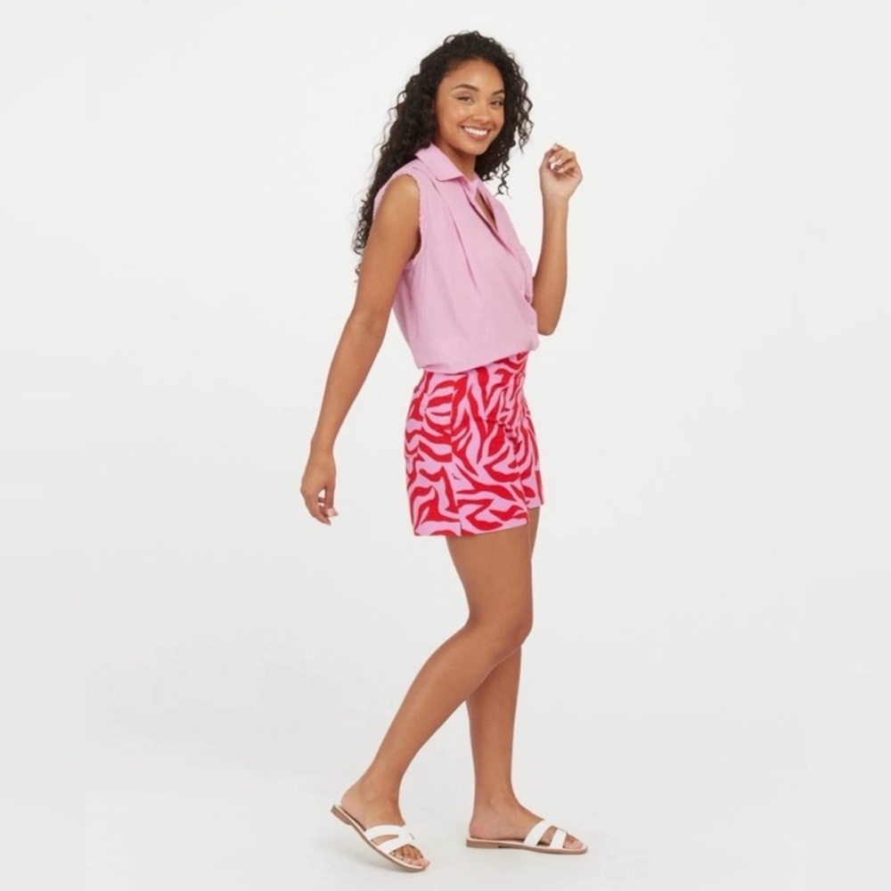 SPANX On The Go Print Shorts Pink Red Zebra Stripe XL EUC